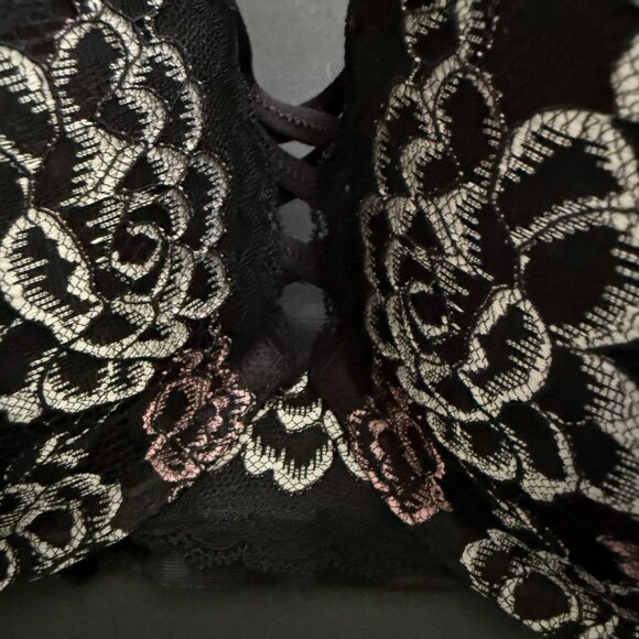 Torrid Curve 44B Black Floral Lace Push-Up Plunge Bra Adjustable Convertible - Picture 4 of 12